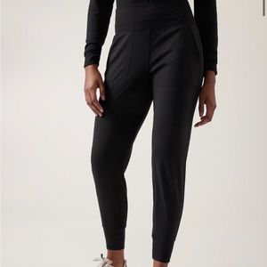 Athleta Venice Jogger size xs